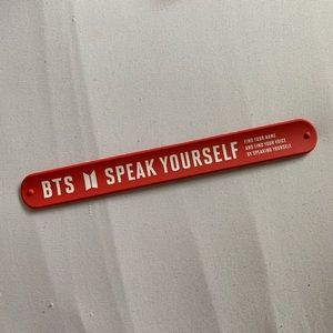 bts speak yourself pop up shop slap bracelet